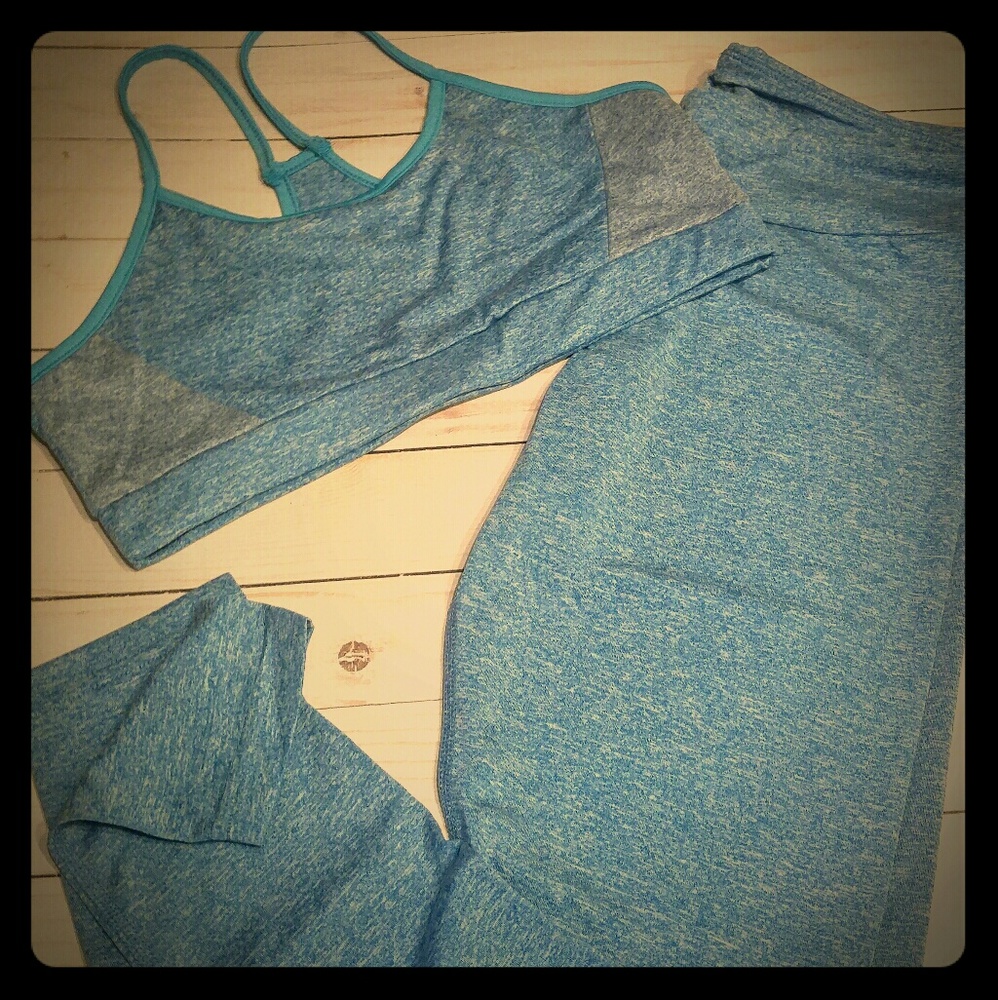 New. Yoga Set